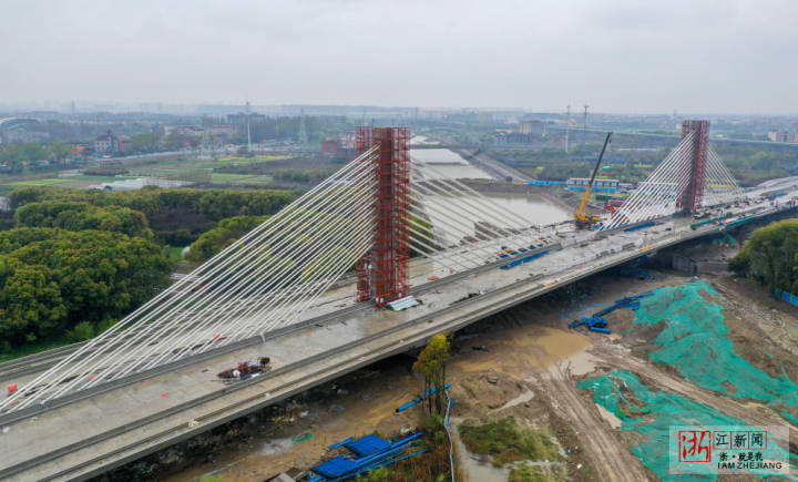 杭州运河二通道临平永胜路大桥中跨顺利合龙