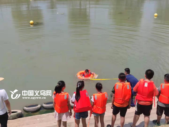 义乌大陈人大代表开展防汛防溺水工作专项督查