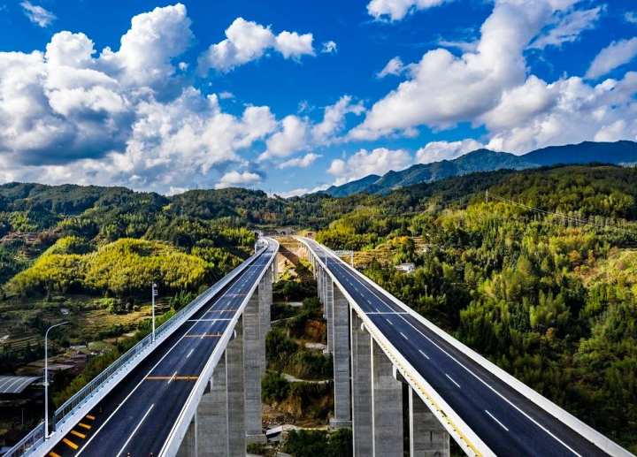 浙南天路景文高速正式通车