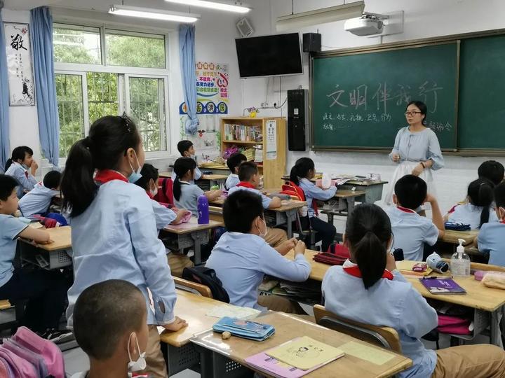 争创全国文明城市"六连冠,江北师生齐行动!