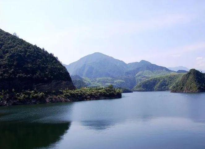 ▼碗窑水库水源地▼芙蓉水库水源地来源:浙江发布图:戴建星,众人编辑