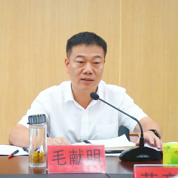 开化县委副书记,代县长毛献明调研营商环境建设和"最多跑一次"改革