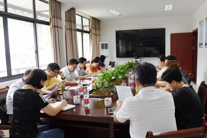 区政协副主席郑建庆赴下管镇督查文明城市复评迎检工作