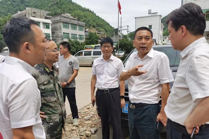 郑余良常务副市长检查指导永康市防台救灾工作