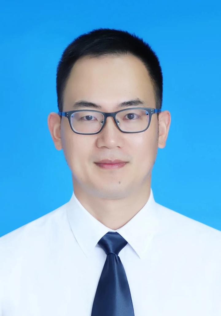 激扬新时代温州人精神丨县委办主任陈培标:全面提升"三服务"水平 争当