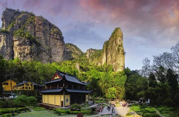 航拍神州灵峰景区乐清市群山沉稳,江水灵动,古村悠悠……世间美好,似