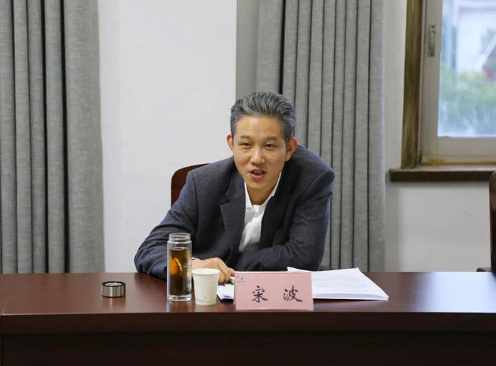用心用情用力办好民生实事宋波带队调研城镇危旧房解危工作