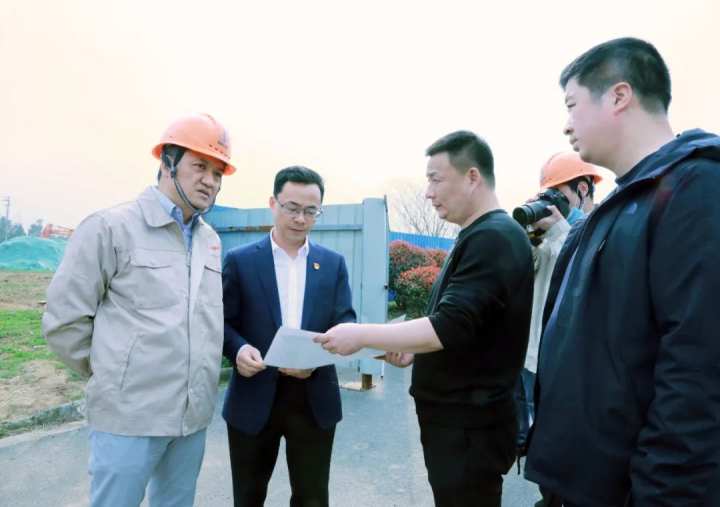 沈志伟:全力以赴推项目 确保早日竣工投产达效