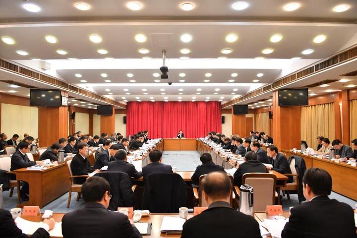 省委全面深化改革领导小组举行会议