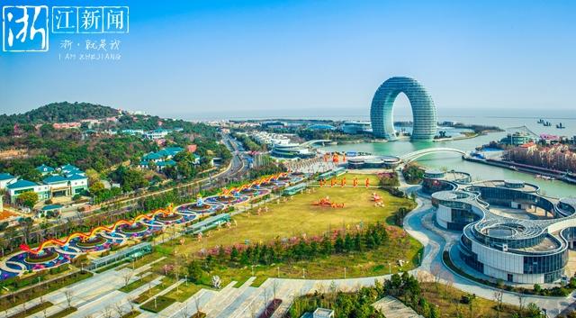 月亮广场全景湖州太湖旅游度假区位于湖州市区北部,太湖的南岸,2015年