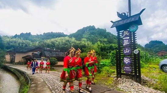 沙溪村是个历史文化村落,紧邻东西岩景区,村里弥漫着不