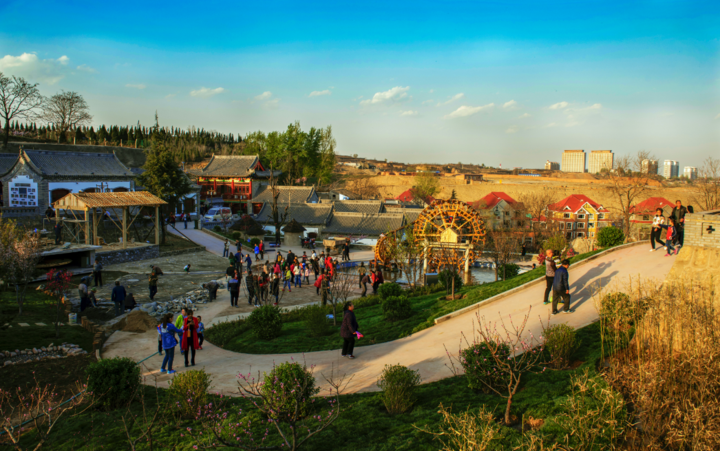 旅遊園區,2014年成功創建國家4a級旅遊景區,並引進跑馬場,大型遊樂園