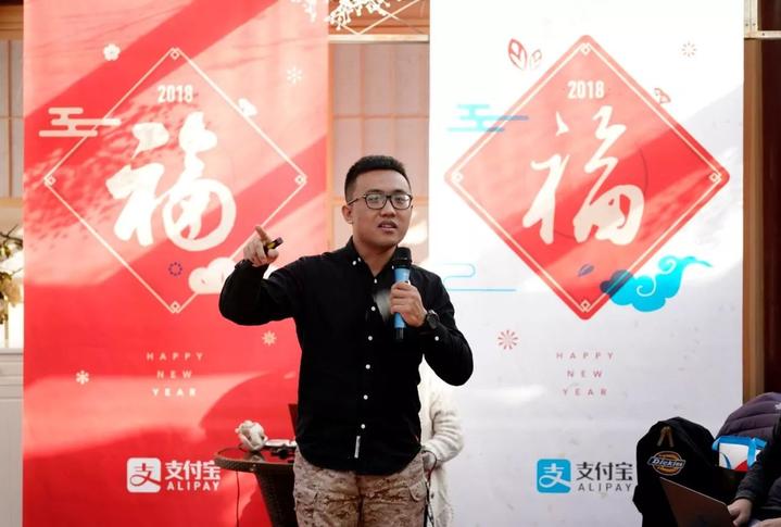 那个经理.jpg