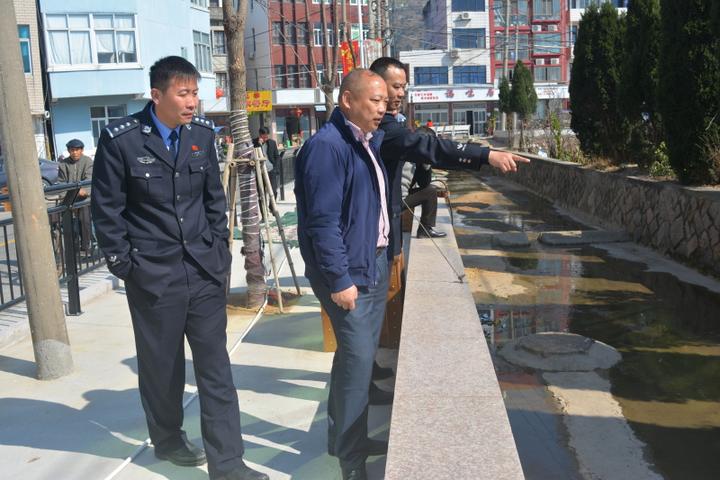 现场指导照.JPG 现场指导照.JPG