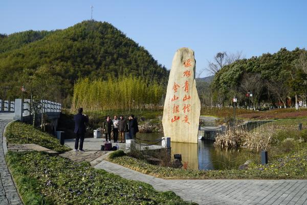 新春走基层重访余村这是未来中国农村的模样