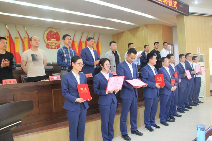 蓬街镇人口_人口老龄化