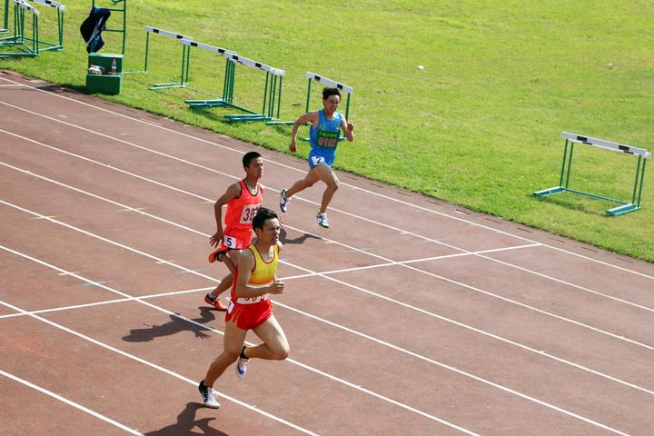 龍川學校出征金華田徑運動會勇奪1金3銀3銅,七年級一學生達國家二級