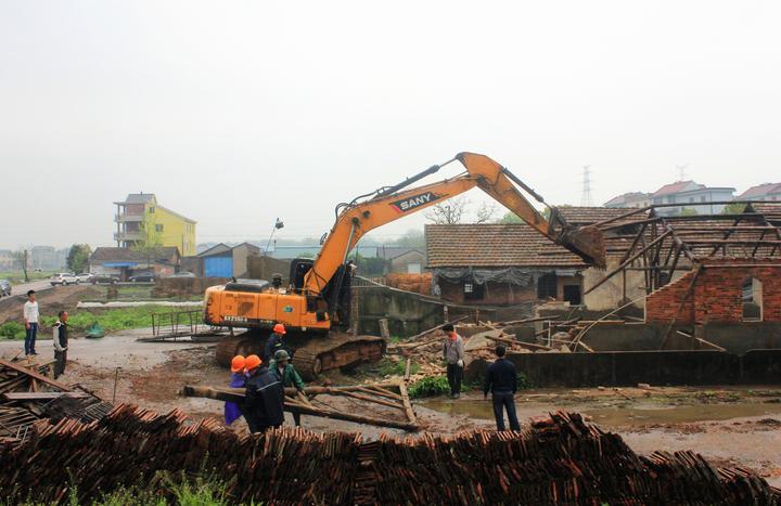 排行               八里坂村简介:   八里坂村位于江山市贺村镇南部