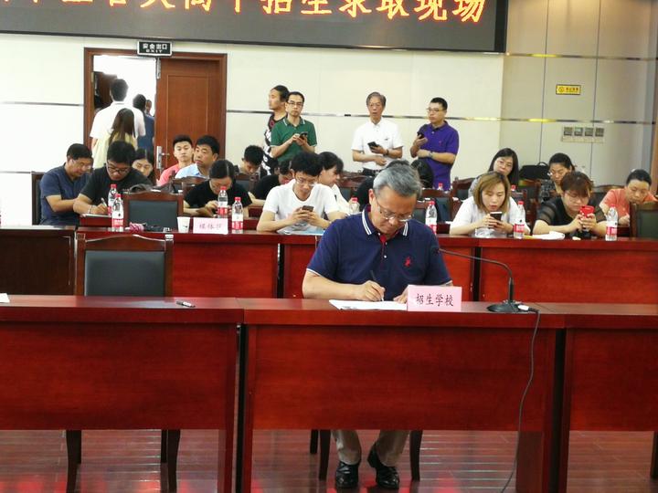 直播丨杭州第一批高中分数线出炉!杭二561学军