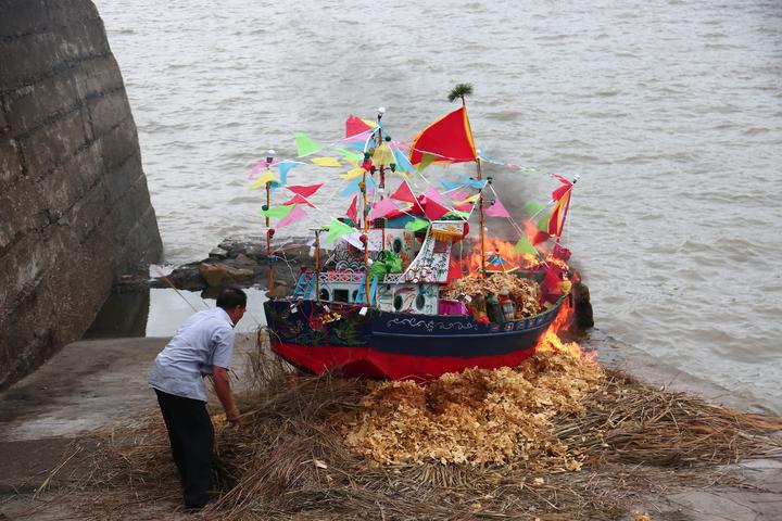 水仙岙村送大暑祈平安