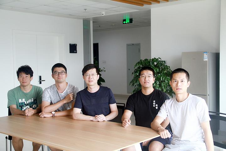 人工智能和机器人实验室.jpg 人工智能和机器人实验室.jpg