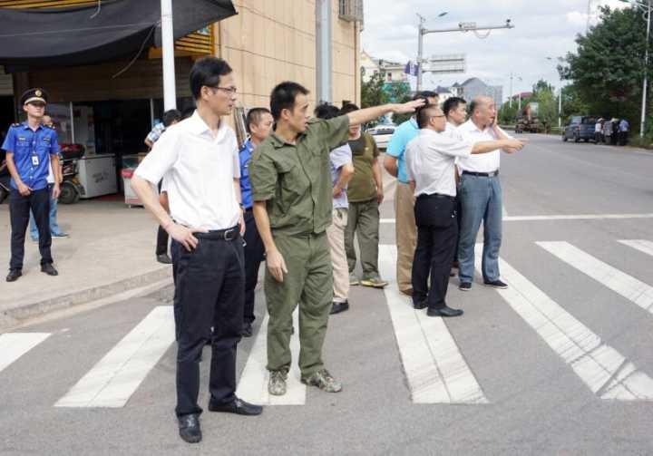 兰溪市委副书记范冬岩,市人大常委会副主任胡向东,市财政局长陈志良