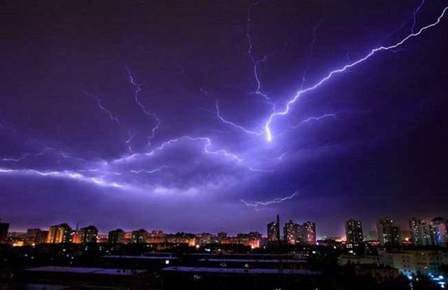 湖州市氣象臺發佈雷電黃色預警信號午後有陣雨或雷雨