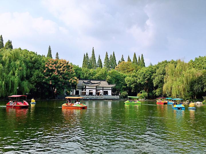 《悠然》秋语摄于婺州公园