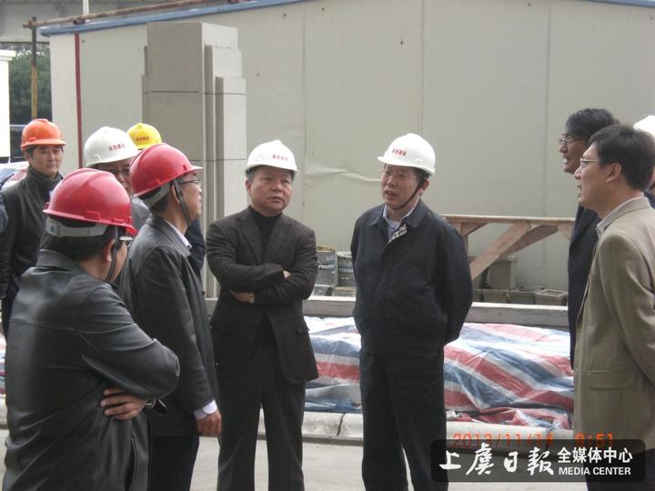 上海市行政长官杨雄,上海常务委员会、浦东新区区委书记沈晓明亲临工地观察.JPG 上海市行政长官杨雄,上海常务委员会、浦东新区区委书记沈晓明亲临工地观察.JPG