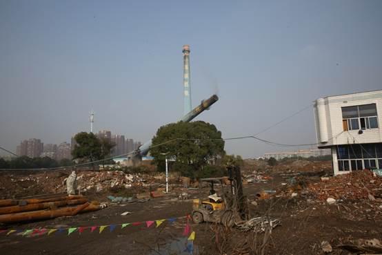 余杭临平城区最后两根大烟囱被拆除