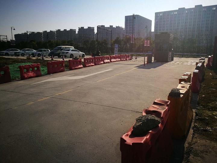 杭州火车东站附近又添停车场 停车每天封顶24