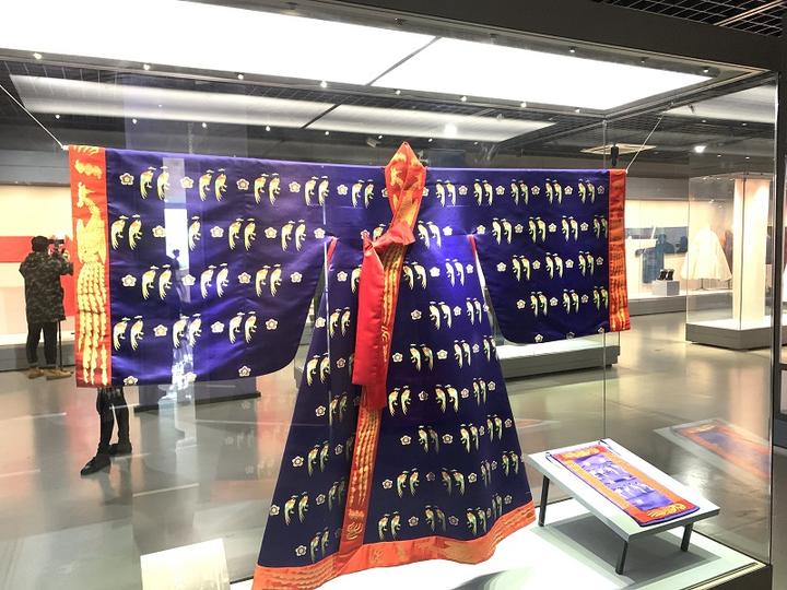 在丝博邂逅韩国传统服饰展