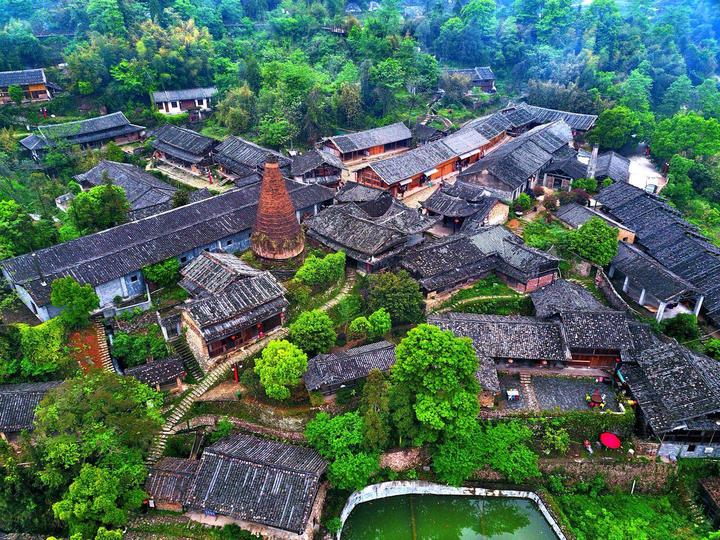 全縣僅有的兩處國家4a級旅遊景區玉蒼山和碗窯古村落都在橋墩,還有