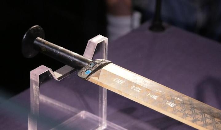 只展15天 近2500年历史的越王勾践剑亮相杭州