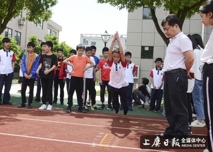 汤浦镇中学举办第一届春季体质健康素质达标运动会