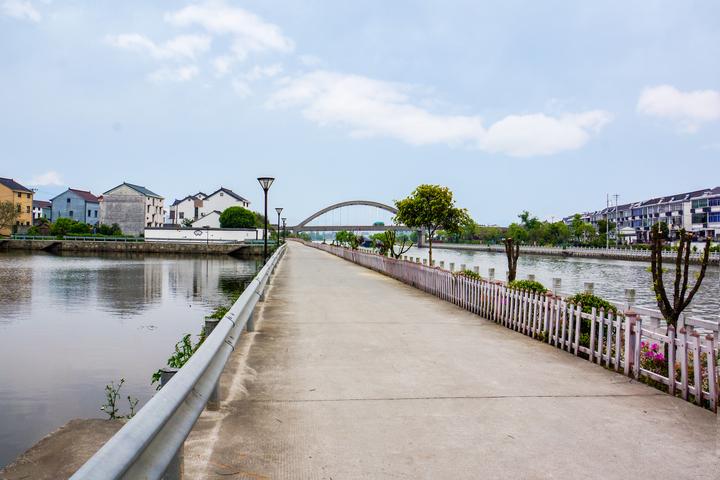 整治空心房村居换新颜丰惠镇谢桥村拆出美丽风景线