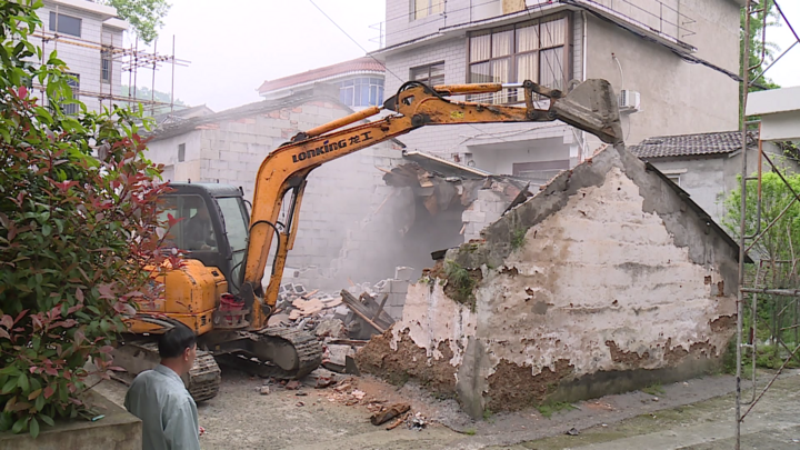 鉴湖街道坡塘村云松:不和谐建筑主动为景区村庄让道