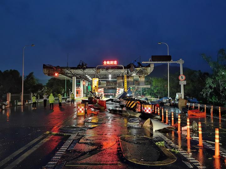 冰雹襲擊諸永高速兩收費站受損嚴重致關閉湖溪站啟動大面積維修