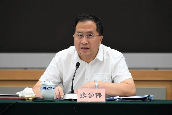 20家联席会议成员单位负责同志参加会议,省委组织部常务副部长张学伟