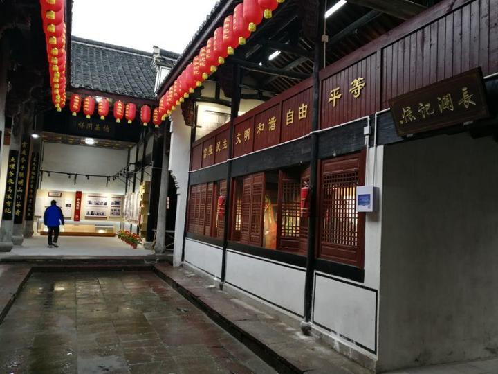 小店有多少人口_家有小店头像(2)