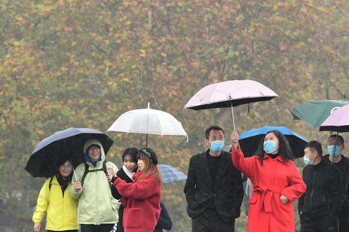 雨雾西湖（里尔摄影）2.jpg