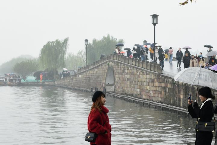 雨雾西湖（里尔摄影）4.jpg
