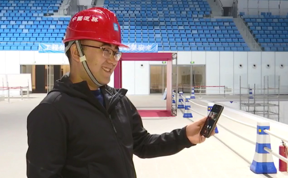 留杭过年的亚运三馆建设者 妈 你看 这是我们建的场馆 留杭过年的亚运三馆建设者 妈 你看 这是我们建的场馆