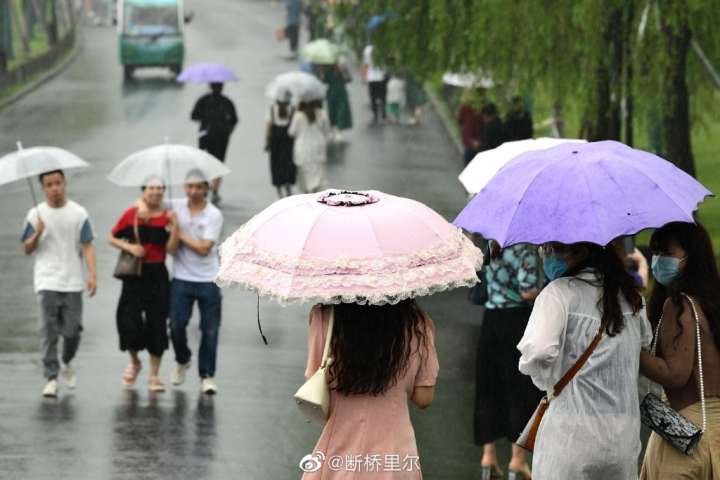 雨雨雨杭州气温跳水夏日里难得的清凉周来了