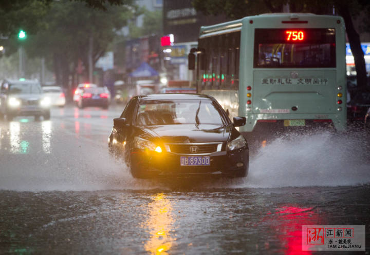 宁波"倒黄梅"天气持续降雨 启动防汛Ⅳ级应急响应