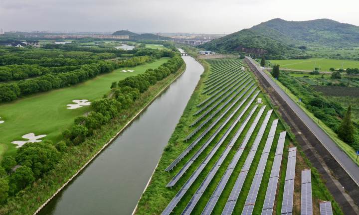 海寧尖山灘塗鹽鹼地電力十足