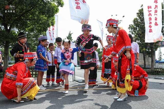 民族一家亲同心齐追梦嘉善少数民族宣传月启动