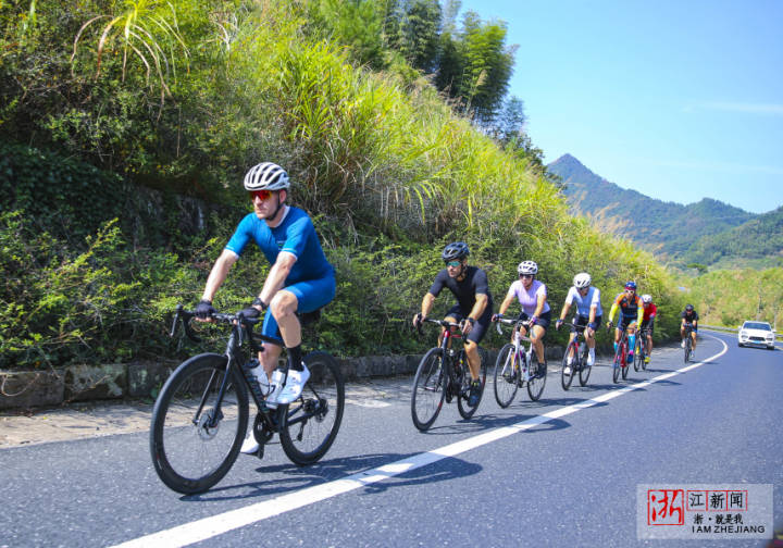 到淳安体验亚运公路自行车新赛道