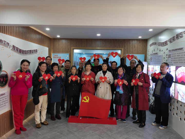 近日,普陀区沈家门街道银领先锋学习室正式开课,首批