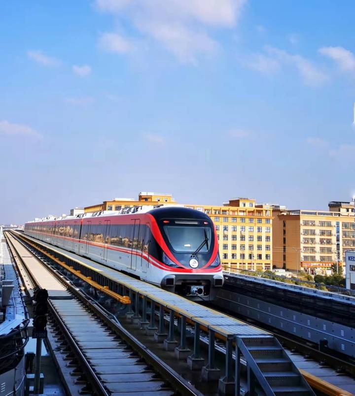 摄影师驾到丨乘着轻轨游金华